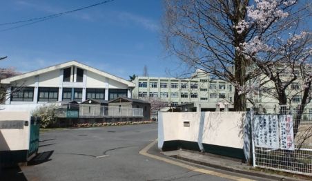 登美ヶ丘中学校